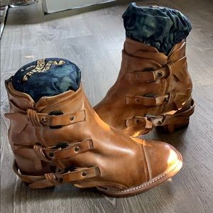 Freebird Circe booties size 11, neutral.